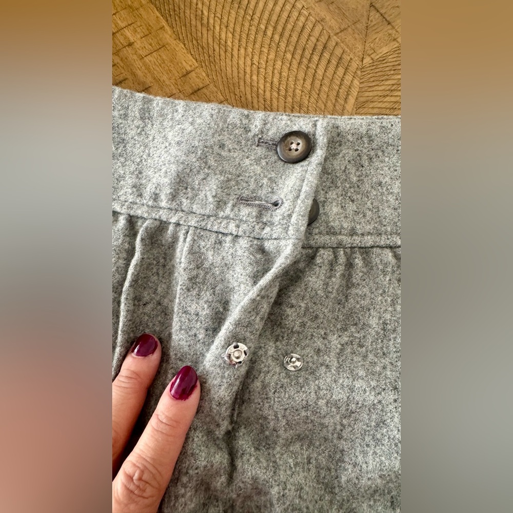 🩶 Wool Skirt with Button Detail & Side Pockets - size 6 - Picture 5 of 12